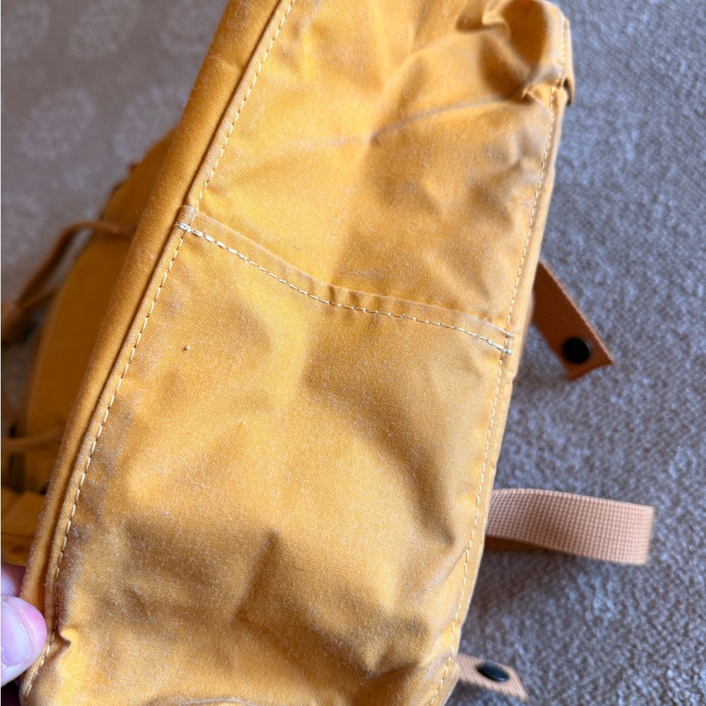 GUC Fjällräven Kånken Backpack in Mustard Yellow - Picture 4 of 16